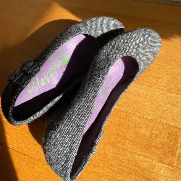 Blowfish Grey Black Tweed Wedges with Buckles - Picture 14 of 16